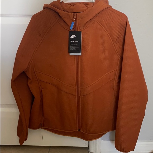 NIKE WOMEN'S TECH PACK WINDRUNNER JACKET Pumpkin - Picture 1 of 8